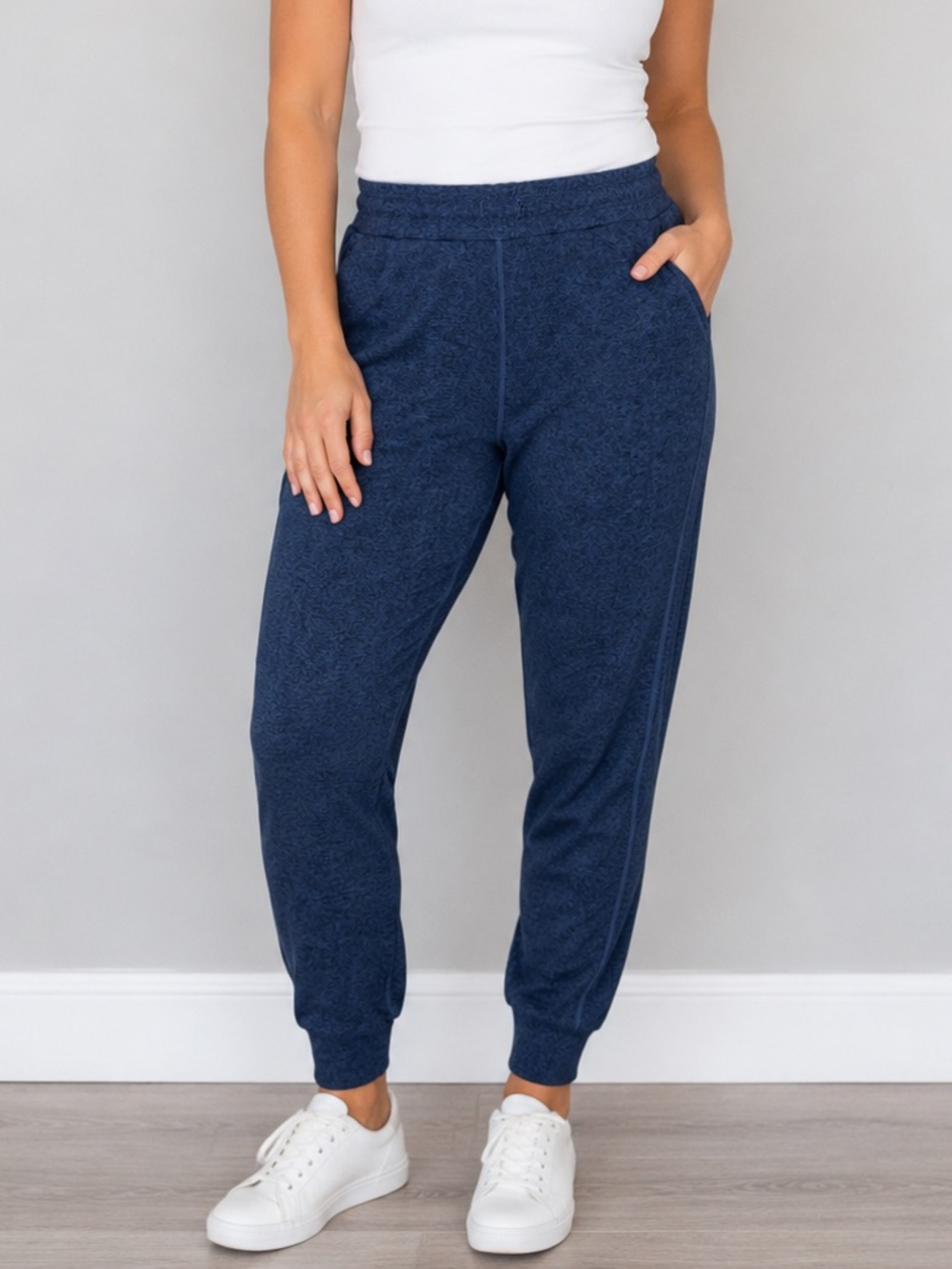 Vuori Performance Jogger Charcoal Heather VW303 Size S Womens Blue No Drawstring